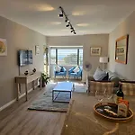 Apartment In Camps Bay